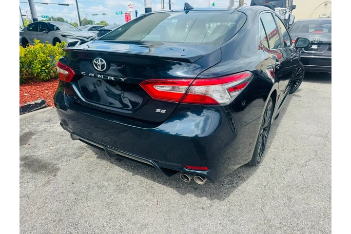 $2000 : Toyota Camry SE image 4