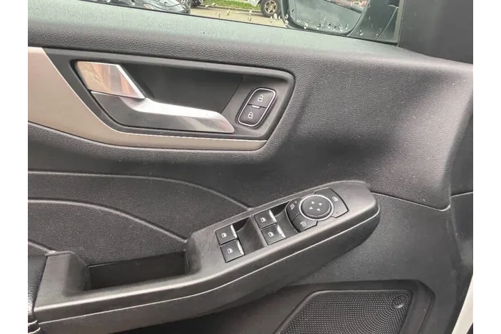 $16995 : 2021 Escape SE image 10