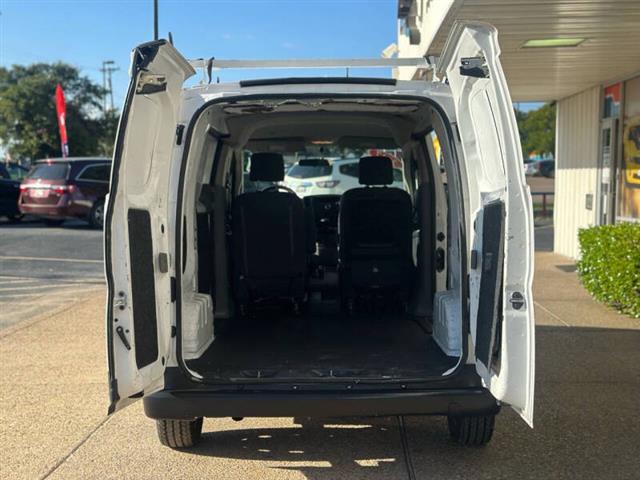 $13900 : 2017 NV200 S image 10