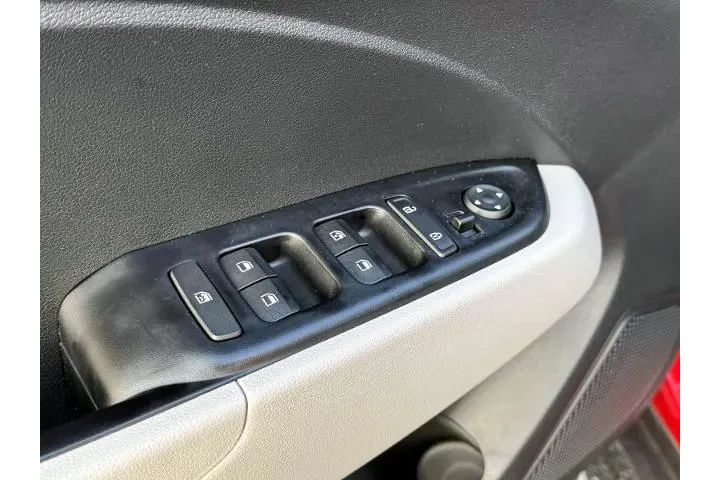 $17999 : Hyundai VENUE 2023 SEL 4dr C image 9