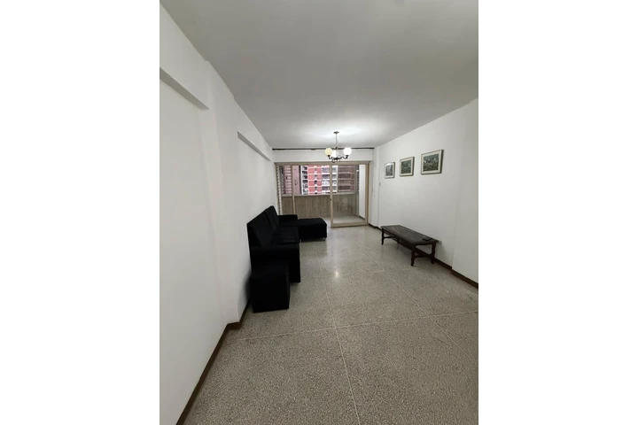 $550 : Alquiler  Apartamento Ccas. image 3