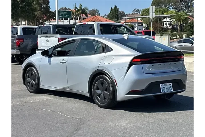 $24000 : Toyota Prius 2023 LE 4dr Hat image 4