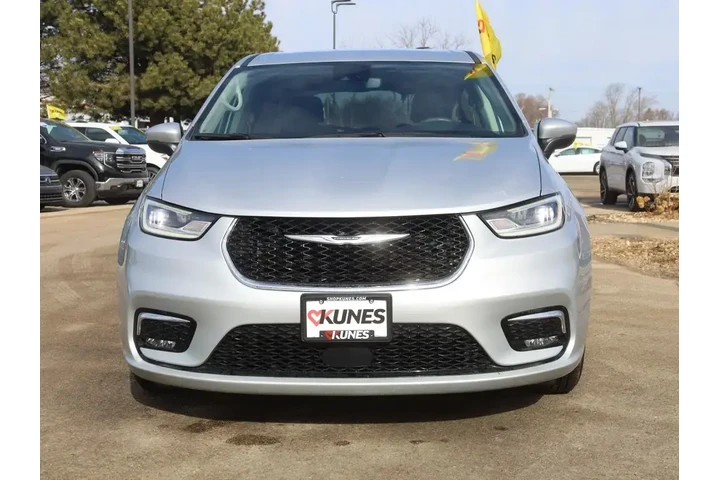 $25477 : Chrysler Pacifica 2023 Touri image 3