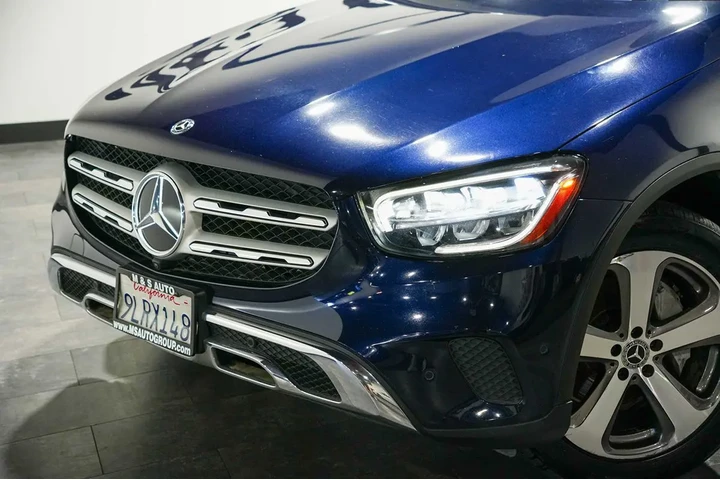 $22889 : 2020 GLC 300 image 10