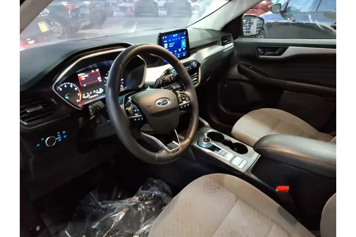 $22813 : Ford Escape 2022 SE 4dr SUV image 8