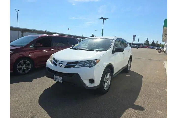 $15900 : Toyota RAV4 2015 LE 4dr SUV image 3