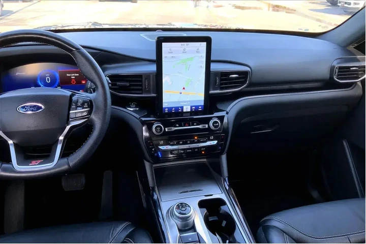 $25266 : Ford Explorer 2021 AWD ST 4d image 7