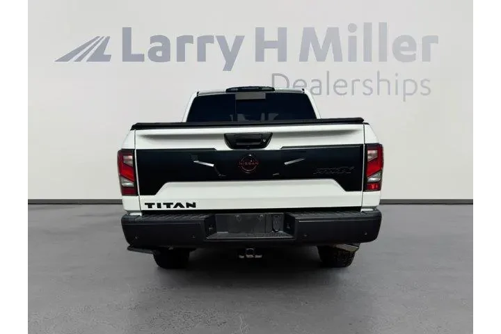 Nissan Titan 2023 4x4 PRO-4X image 4
