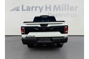 Nissan Titan 2023 4x4 PRO-4X thumbnail