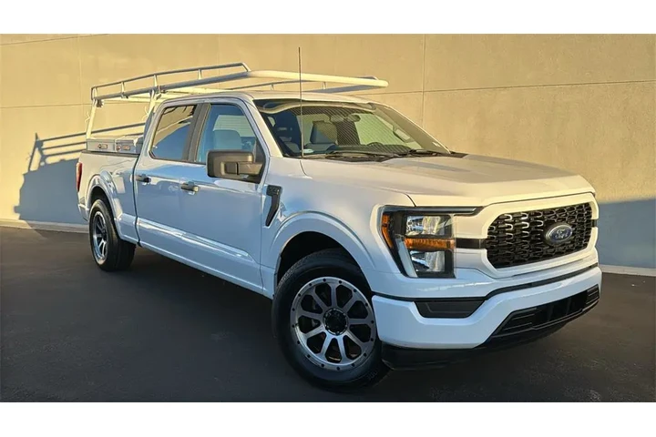 $34575 : Ford F-150 2023 4x2 XL 4dr S image 1