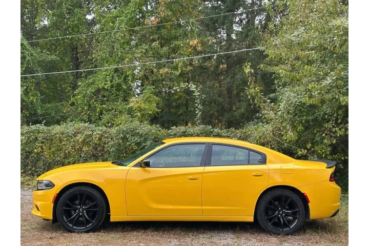 $15550 : 2018 Charger SXT image 5