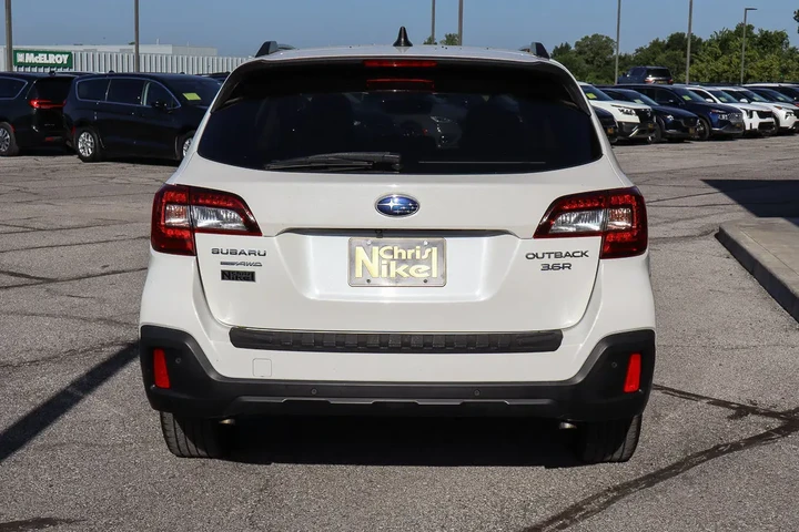 $14849 : 2018 Outback Touring image 5