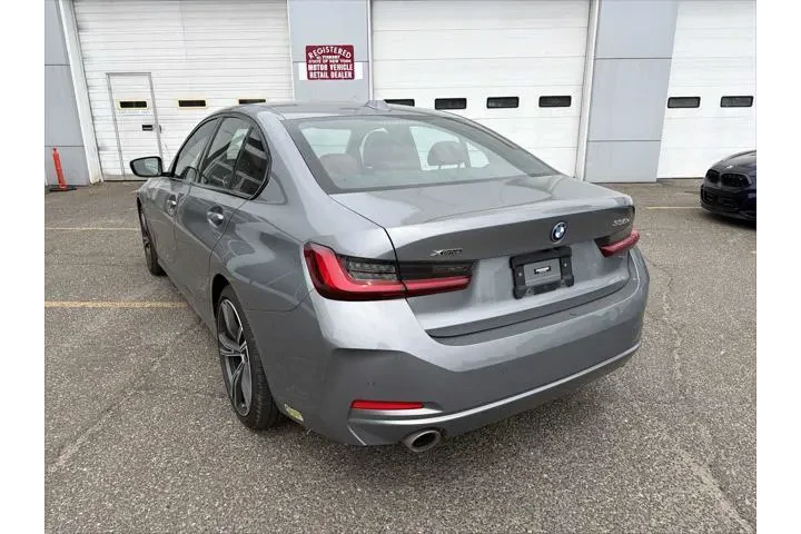 $35943 : BMW 3 Series 2023 AWD 330e x image 4