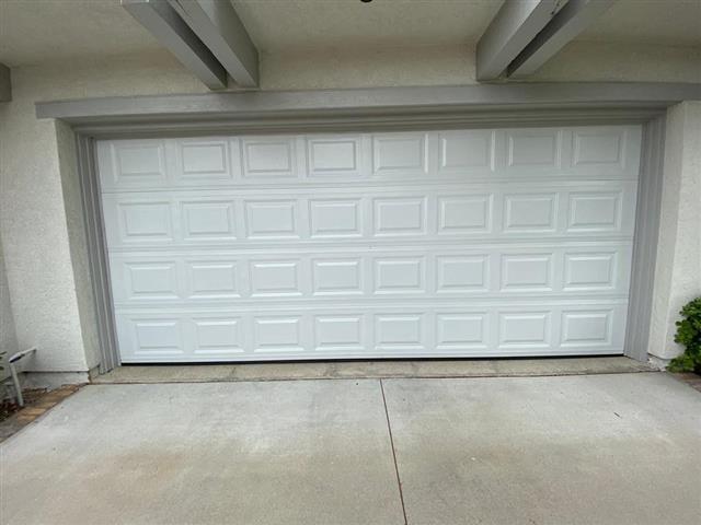 Garage door image 2