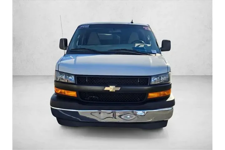 $32791 : Chevrolet Express 2022 2500 image 2