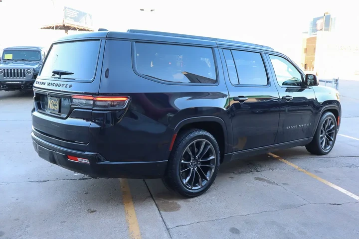 $64988 : 2024 Grand Wagoneer L Series image 5