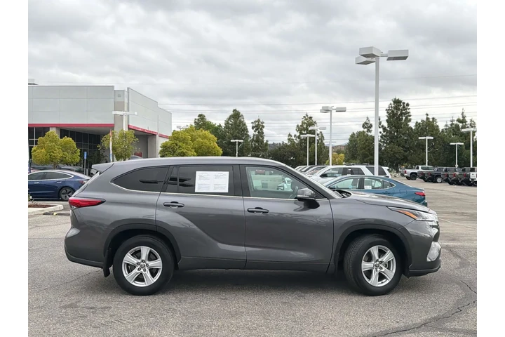 $27991 : Toyota Highlander 2021 AWD L image 3