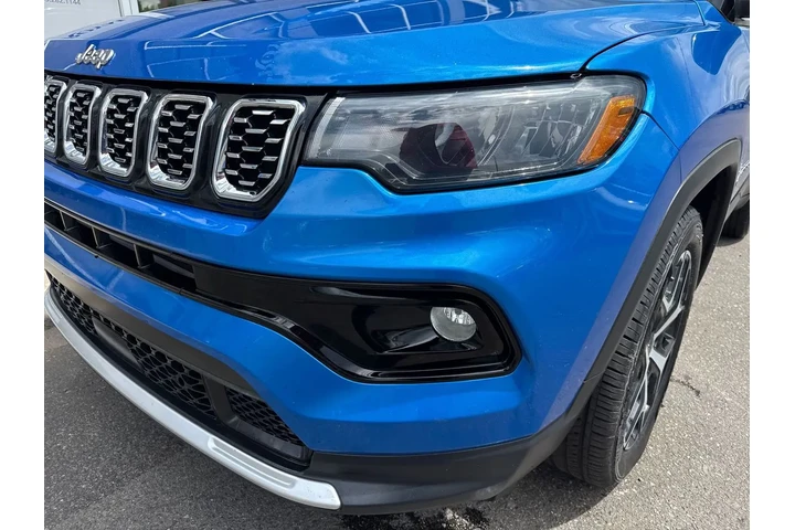 $24995 : 2025 Compass Limited 4x4 image 7