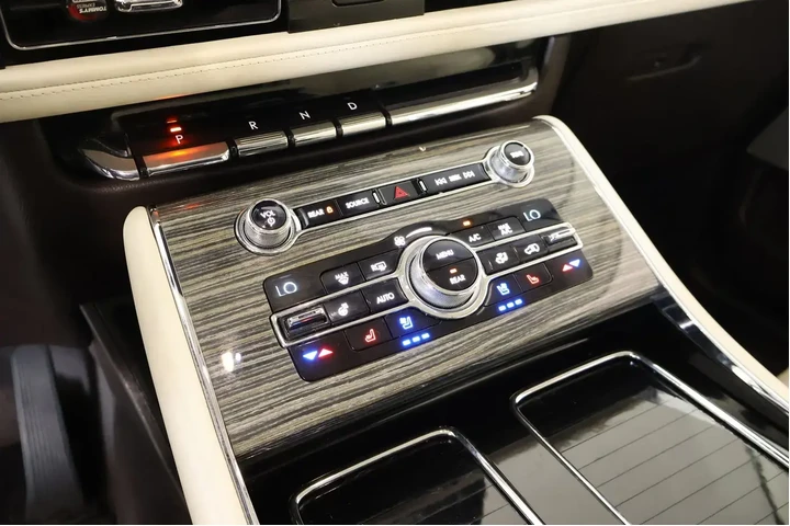 $32979 : Lincoln Aviator 2020 AWD Bla image 8