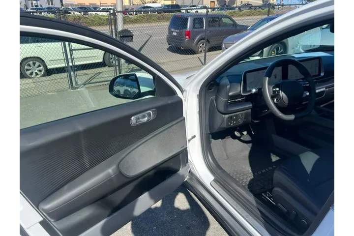 $28500 : 2023 IONIQ 6 Limited RWD image 9