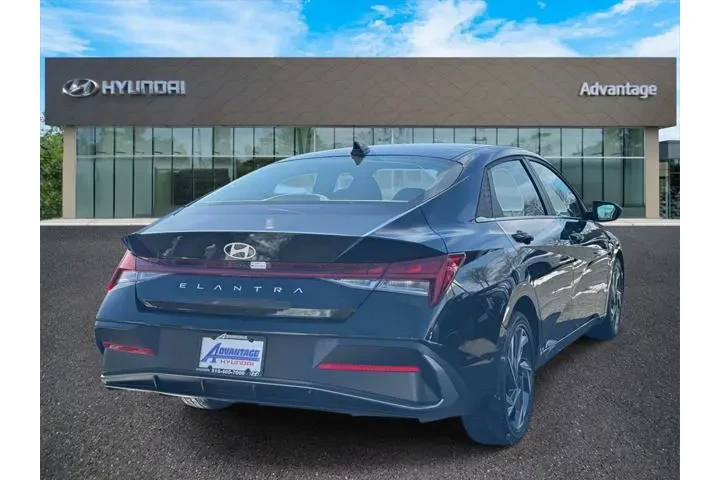 $23990 : Hyundai ELANTRA 2025 SEL Con image 7