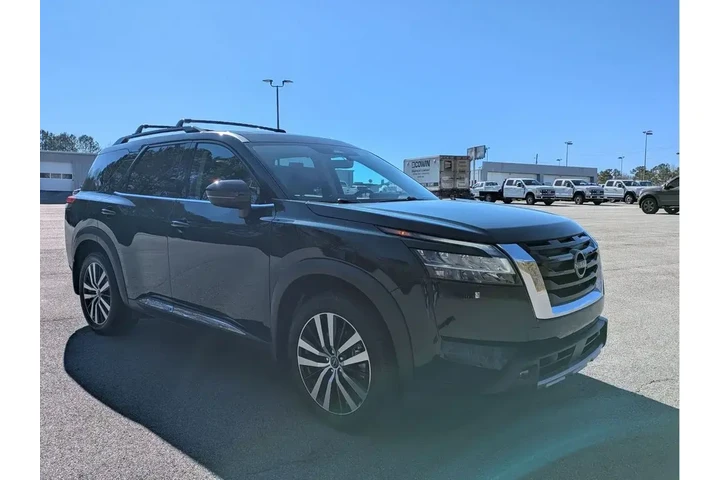 $33991 : Nissan Pathfinder 2023 Plati image 3