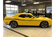 $27988 : Dodge Challenger 2012 SRT8 3 thumbnail