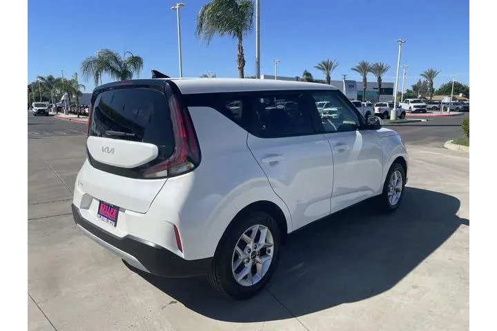 $17888 : Kia Soul 2024 S 4dr Crossove image 8