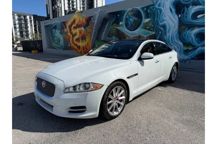 $9995 : 2014 XJL Portfolio image 2