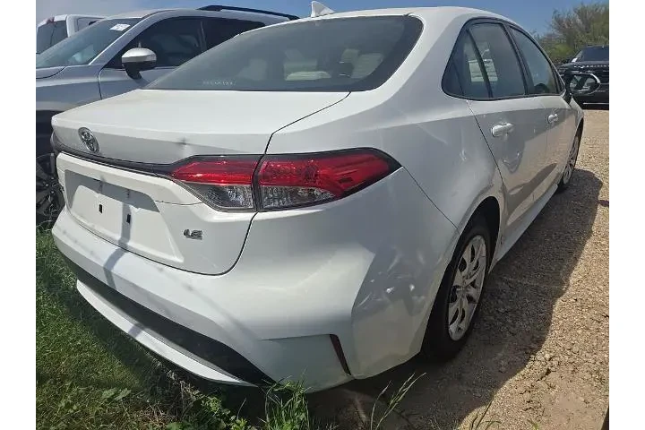 $13926 : Toyota Corolla 2022 LE 4dr S image 3