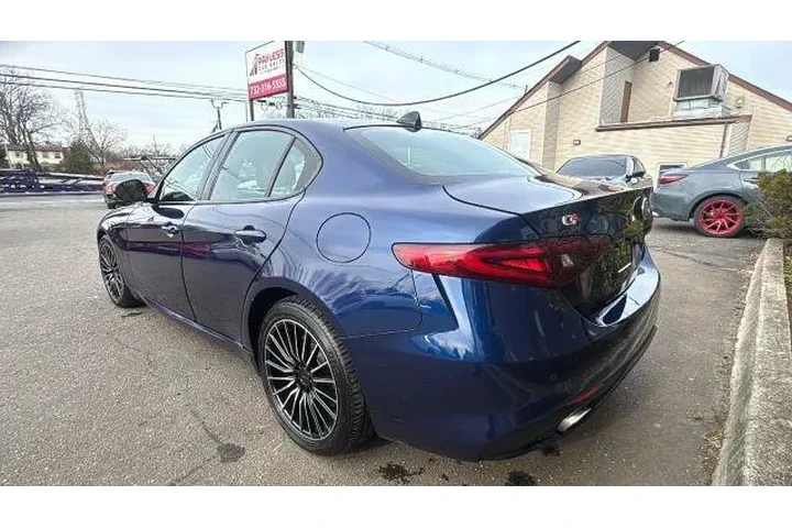$17877 : Alfa Romeo Giulia 2019 AWD T image 7