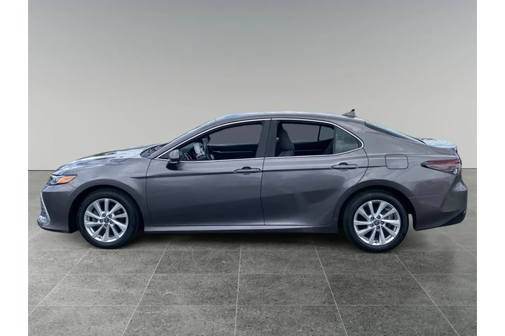 $28992 : Toyota Camry 2023 LE 4dr Sed image 2