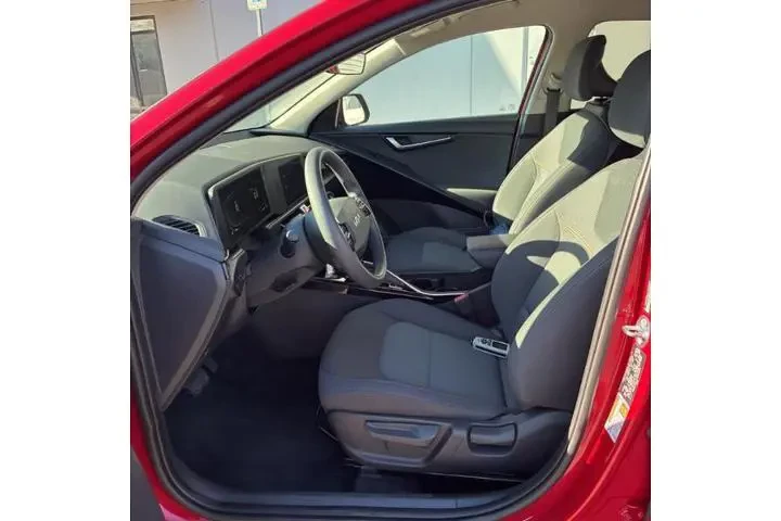 $26000 : Kia Niro 2026 LX 4dr Crossov image 3