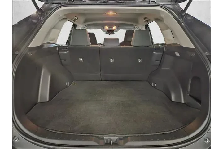 $22300 : Toyota RAV4 2020 LE 4dr SUV image 6