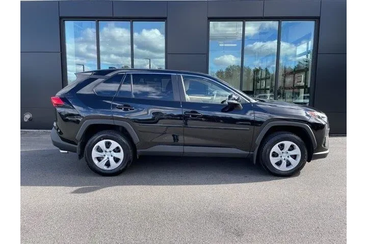 $30250 : Toyota RAV4 2025 AWD LE 4dr image 5