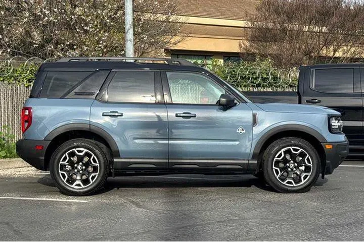 $30650 : Ford Bronco Sport 2025 AWD O image 7