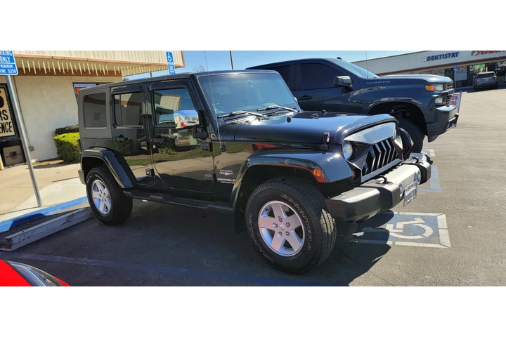 $11500 : 2010 Jeep Wrangler SAHARA image 3