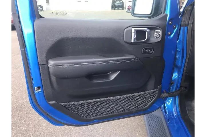 $31890 : Jeep Wrangler Unlimited 2022 image 10