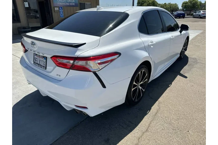 $18999 : 2020 Camry SE image 5