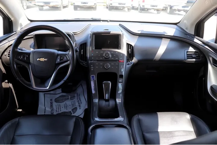 2015 Volt image 2
