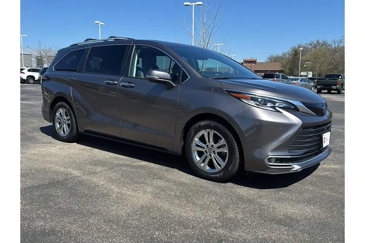 $45000 : Gold Certified 2022 Sienna Pl image 7