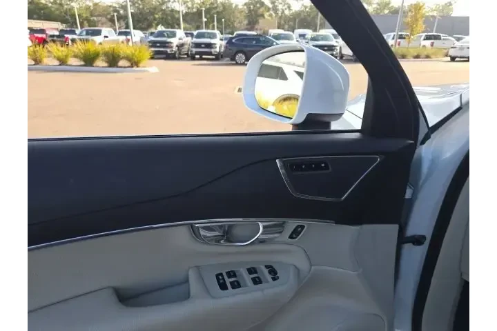 $24720 : Volvo XC90 2020 T5 Momentum image 8