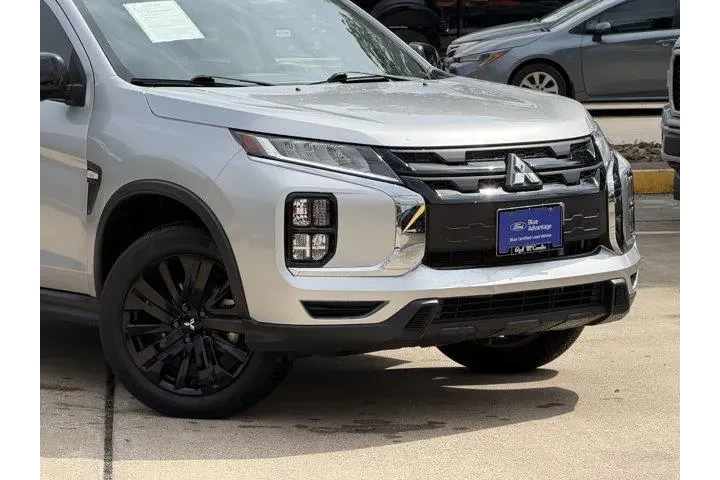 $23511 : Mitsubishi Outlander Sport 2 image 2