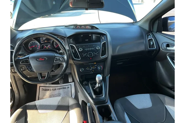 2018 Focus ST Hatch image 9