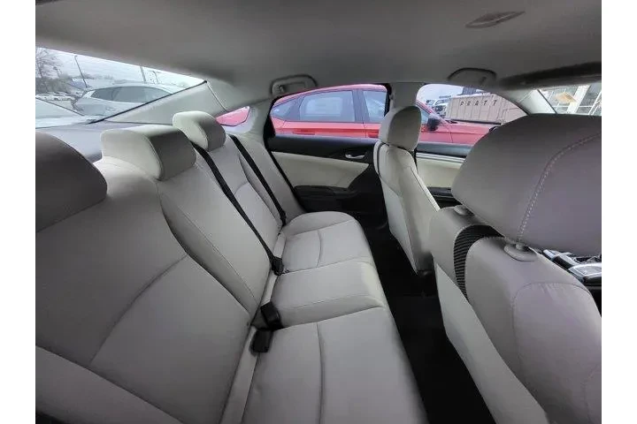 $13750 : Honda Civic 2018 LX 4dr Seda image 9