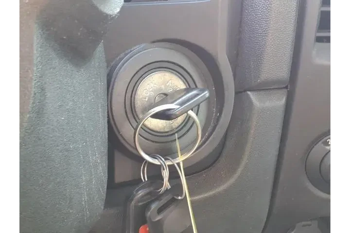 $14545 : Nissan Titan 2012 4x4 S 4dr image 9