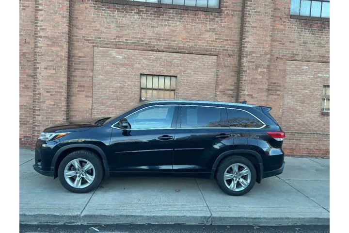 $22500 : 2017 Highlander Limited image 9