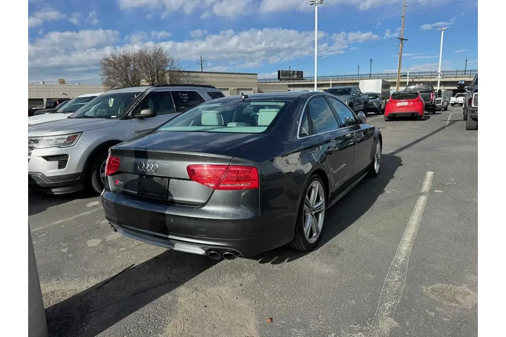 $24237 : Audi S8 2013 AWD 4.0T quattr image 9