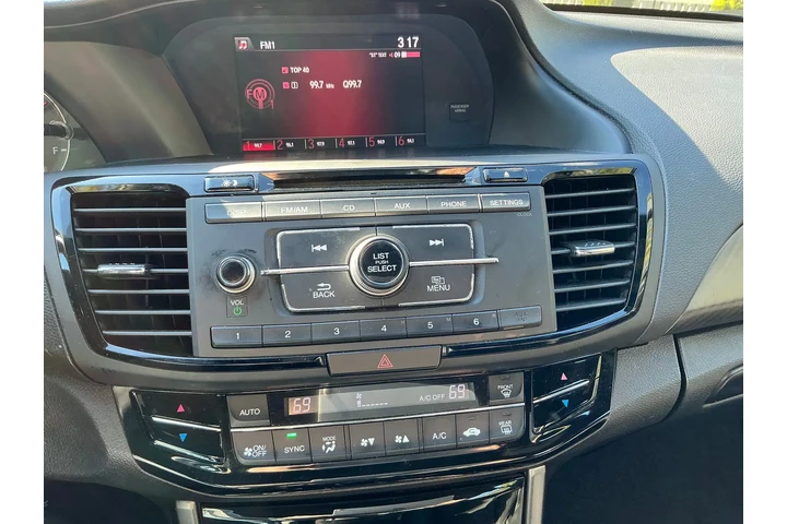 $8900 : 2017 Accord SPORT image 10