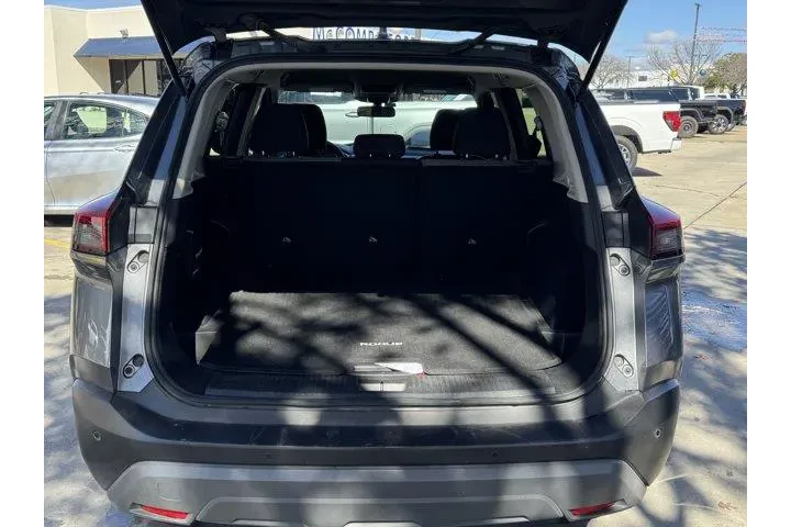 $21754 : Nissan Rogue 2023 SV 4dr Cro image 7